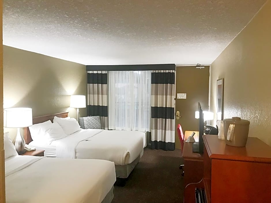 Holiday Inn Alexandria, an IHG Hotel