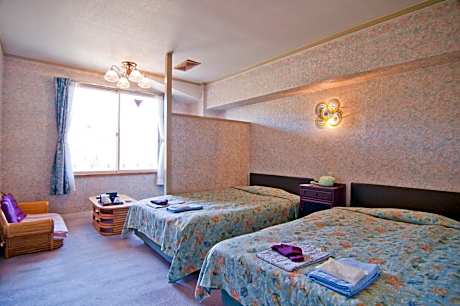Room Selected at Check-In with Private Bathroom - Non-Smoking
