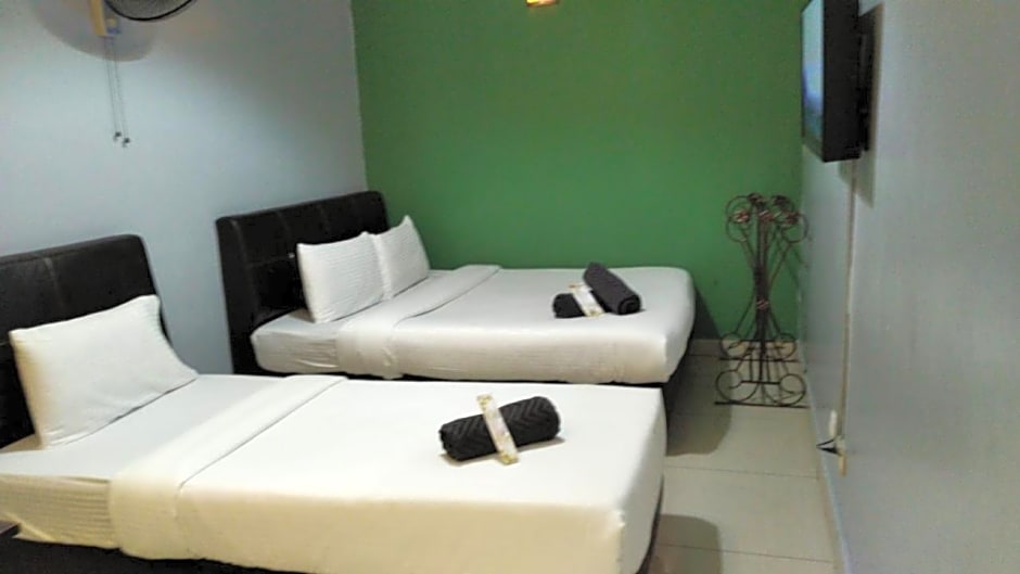 Ghazrins Hotel Dataran Larkin