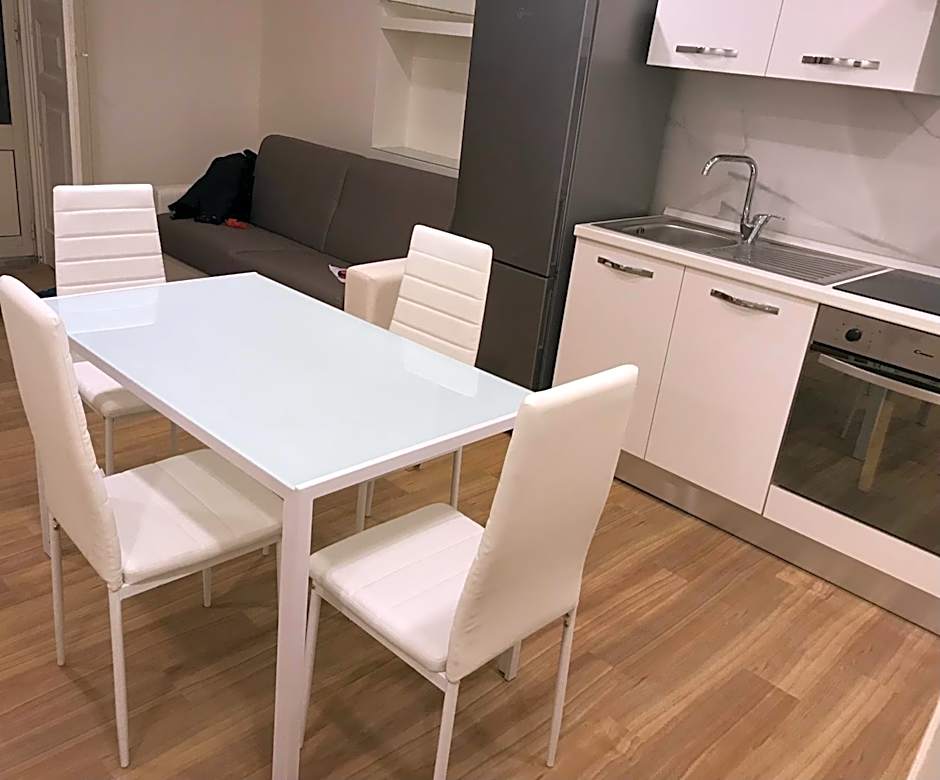 Motta Palace Apartments & Rooms