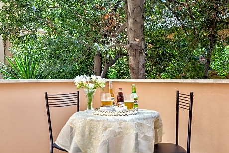 Junior Room (1 Large Twin Bed)