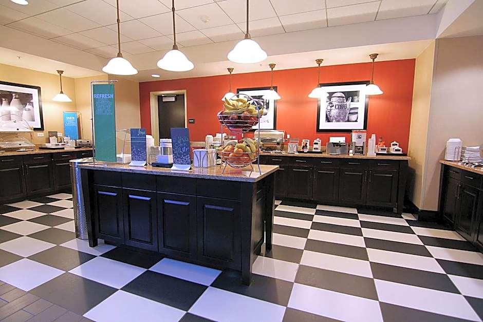 Hampton Inn By Hilton & Suites Grand Forks