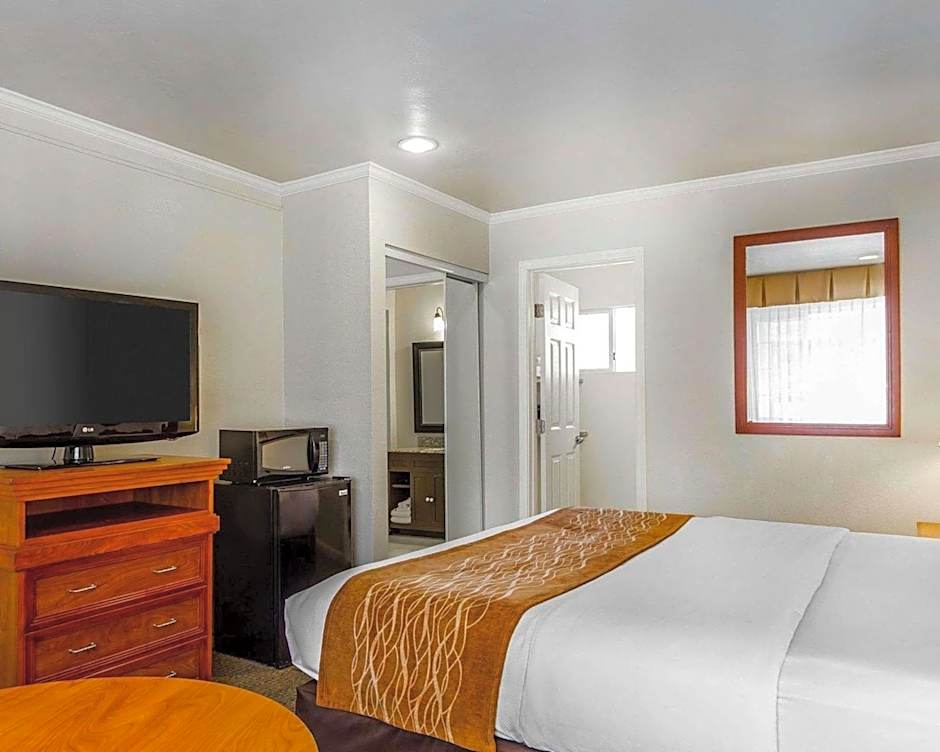 The Inn at 1252 Monterey