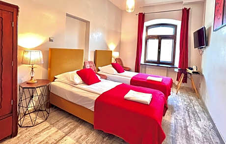 Twin Room with Bathroom