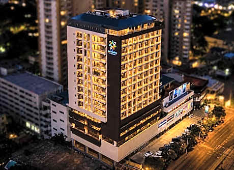 Aura Suites