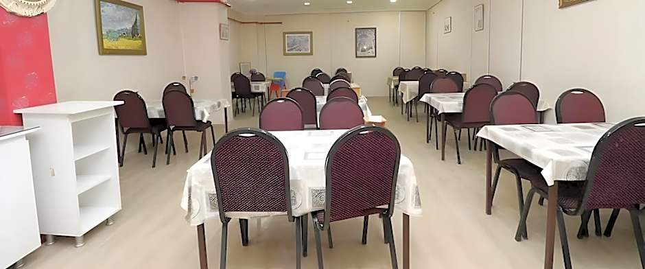 Peracity Hotel