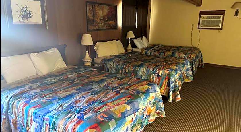 Love Hotels Western Holiday by OYO at Harlan Lake NE