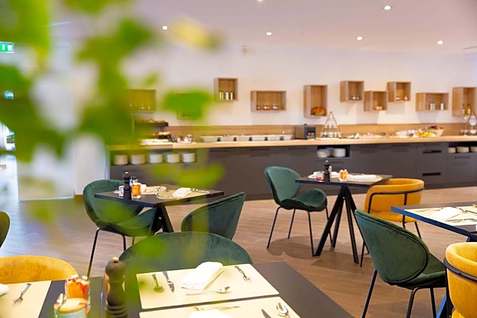Zenitude Hotel la Valadiere, an Ascend Collection Hotel