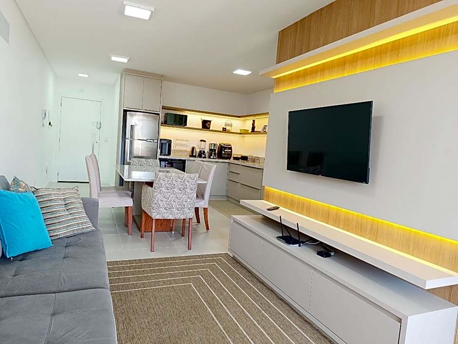 Alto padrão com piscina a 300m do mar - CAN103G