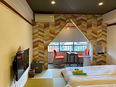 Twin Room with Private Bathroom