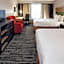 Country Inn & Suites by Radisson, Stockton, IL