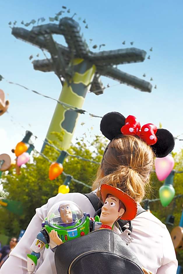 Disney Davy Crockett Ranch + Tickets