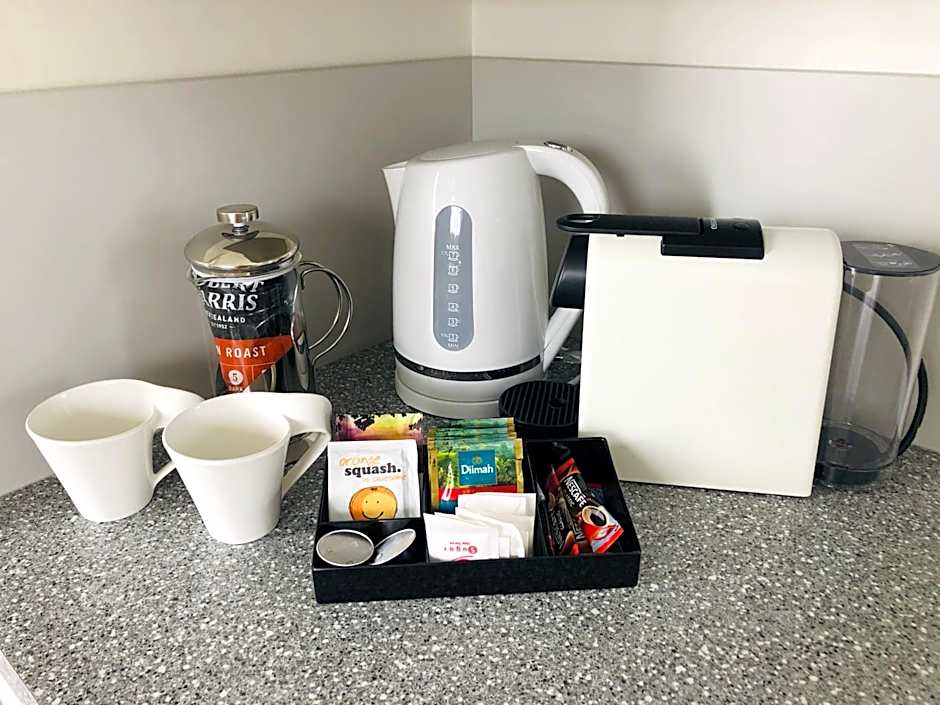 Thornton Lodge Motel