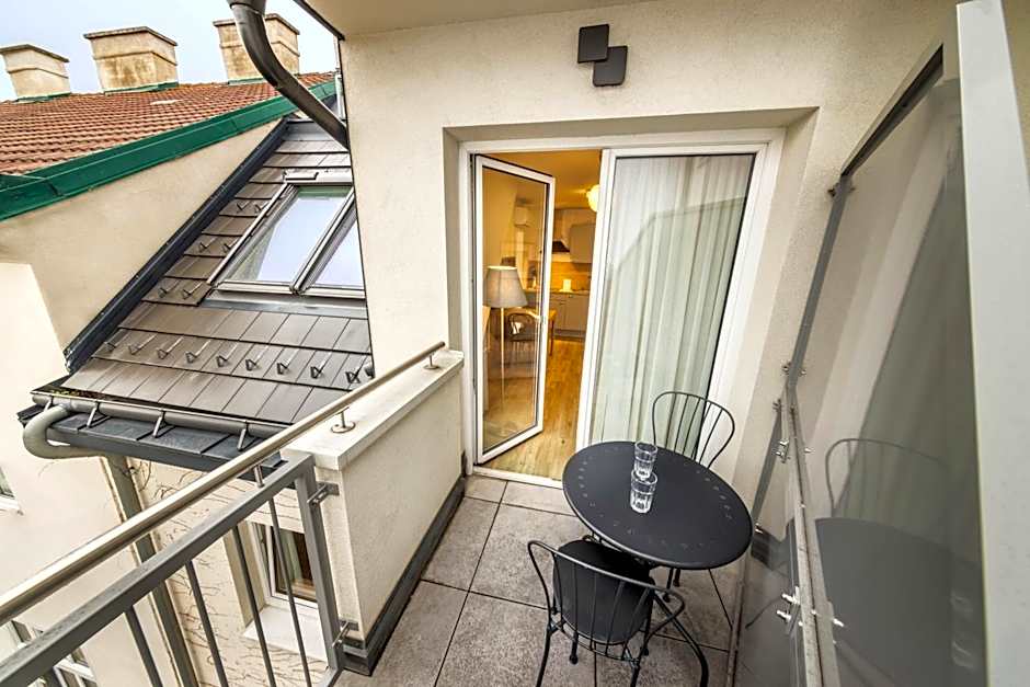 Jimmy's Apartments Lory