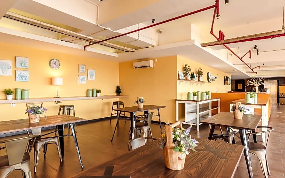 Yellow Bee Tangerang