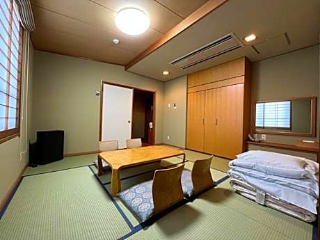 Japanese-Style Quadruple Room