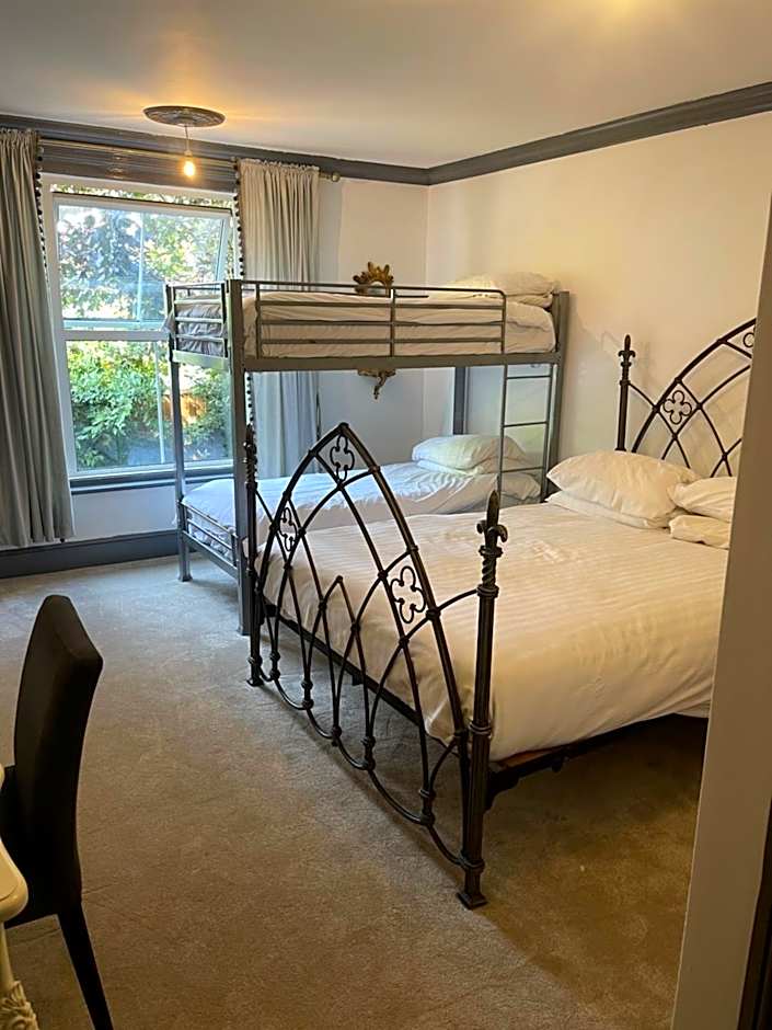 Keats Green Hotel