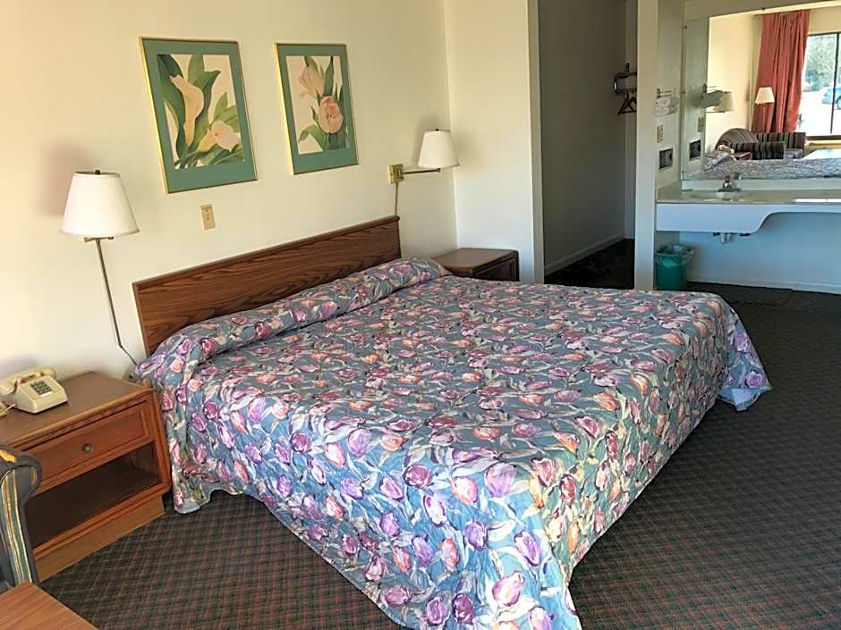 Flagship Inn