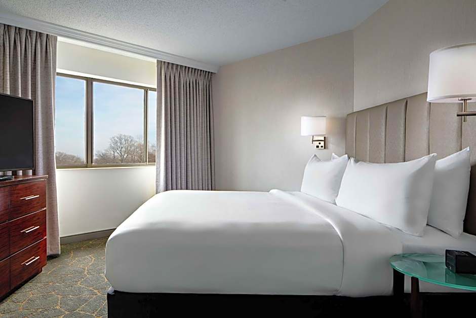 DoubleTree by Hilton Fairfield Hotel & Suites, NJ