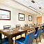 Wyndham Newport Hotel