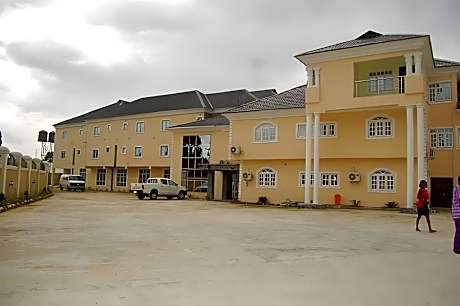 Edinan Hotel & Suites