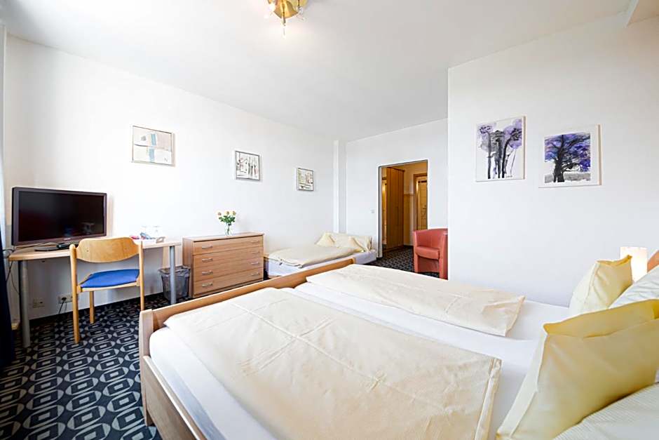 Europa Hotel Garni free parking