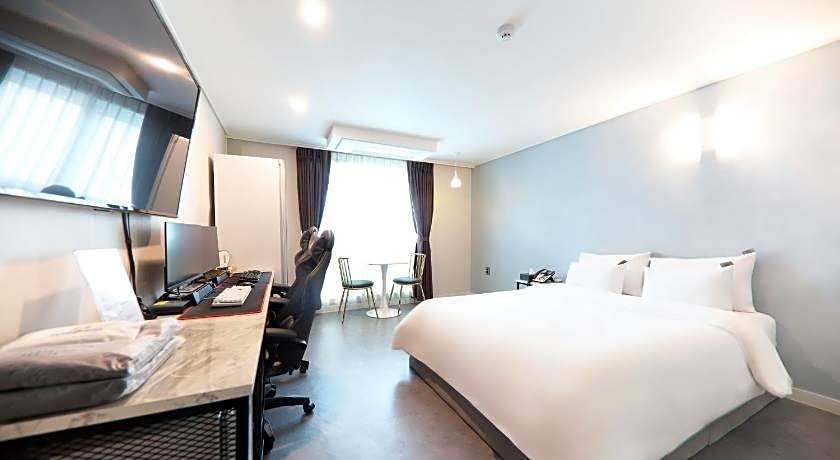 Brighten Hotel 