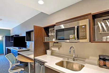 King Suite - Hearing Access/Non-Smoking