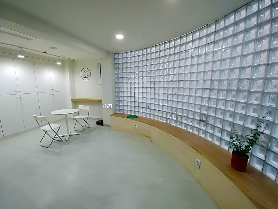 Mireuk Mireuk Beer Hostel