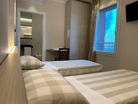 Deluxe Single Room
