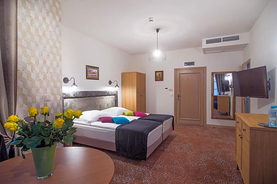 Hotel Dwa Księżyce