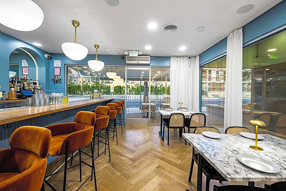 Skylark Hotel