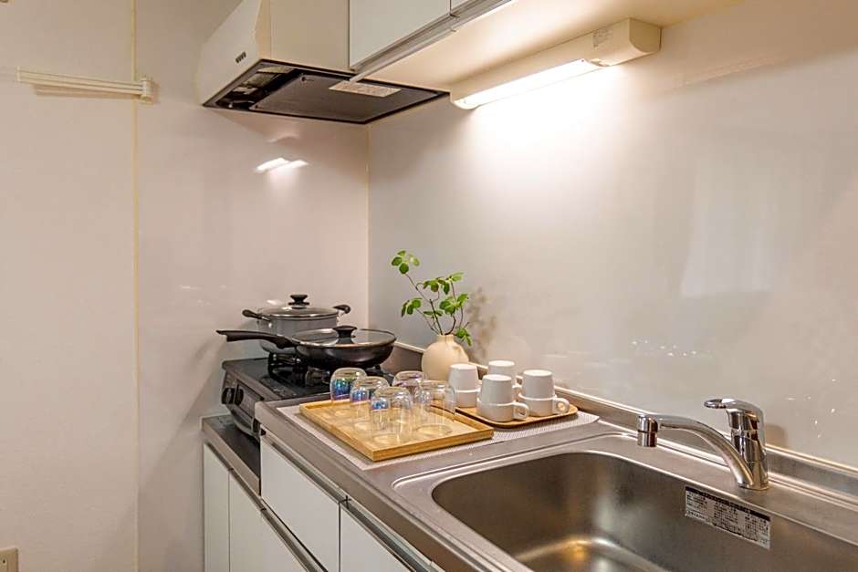 34 Sugamo Diamond mansion 401 direct to Ikebukuro Yamanote line 5mins