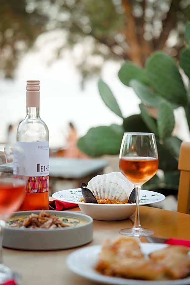 Aegialis luxury apartments