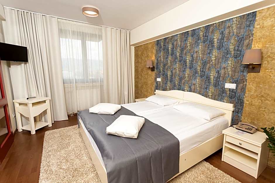 Hotel Fenyõ Conference & Spa