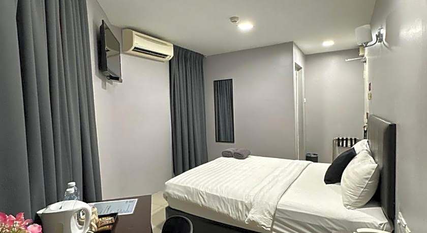 ROYALE CITY HOTEL
