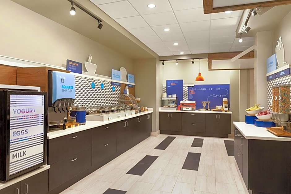 Holiday Inn Express And Suites Beaver Dam By IHG