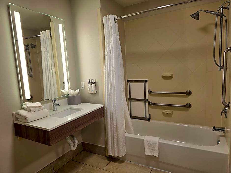 Holiday Inn Express & Suites - Smithfield/Selma By IHG