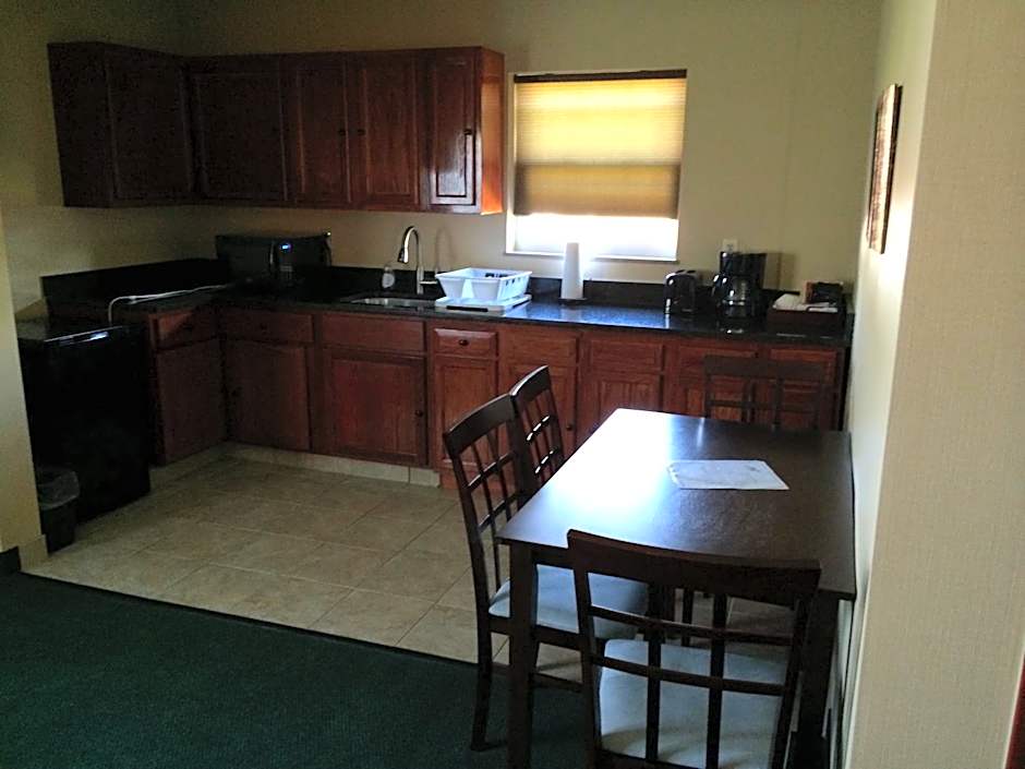 Pacer Inn & Suites Motel