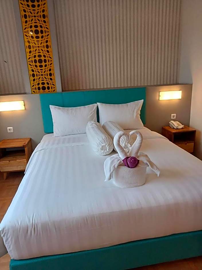 Front One Budget Malang