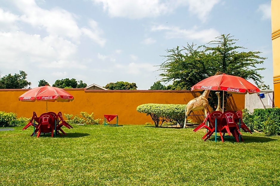 Tropical Suites Hotel