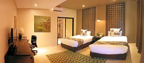 Premier Garden Twin Room