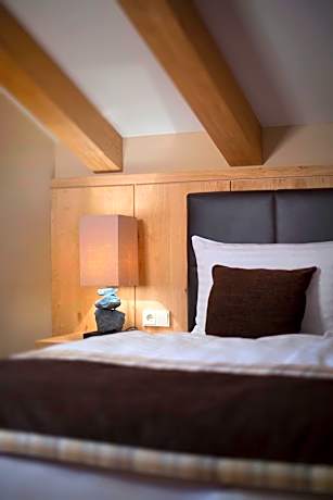 Deluxe Suite with Balcony