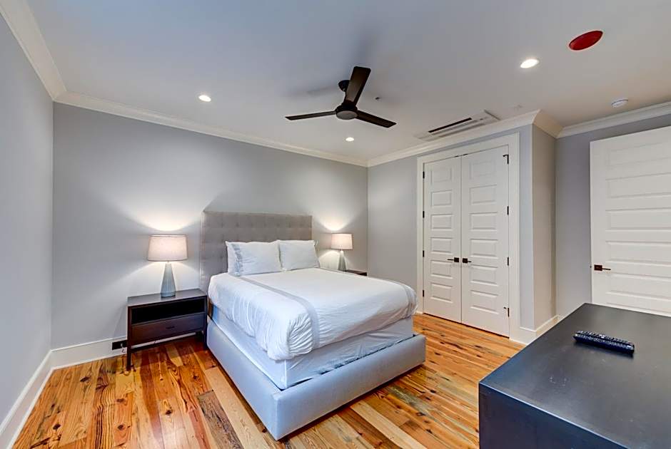 The Quarters on King