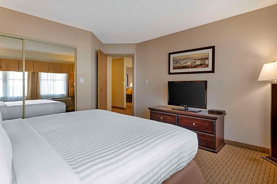 Best Western Plus Emerald Isle Hotel