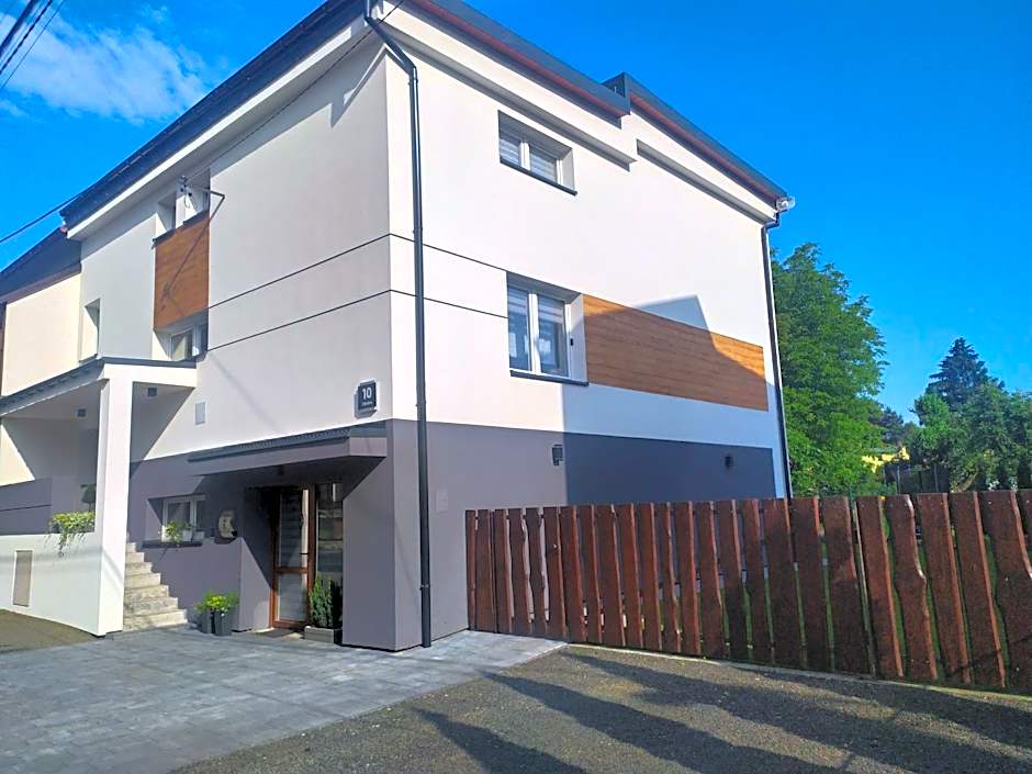 Pokoje i Apartamenty na Szkolnej