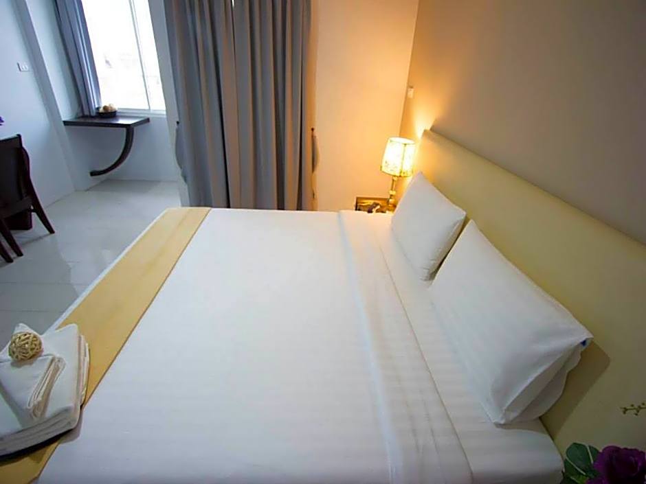 Prime Time Hotel Bang Saen