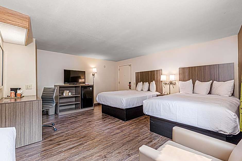 Econo Lodge Cherokee Near River Park