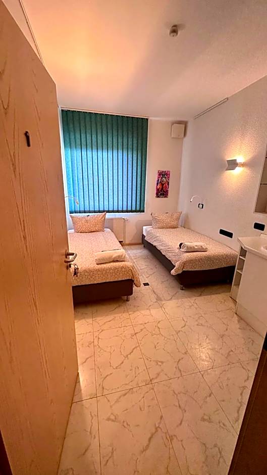 smart&beautiful HOSTEL