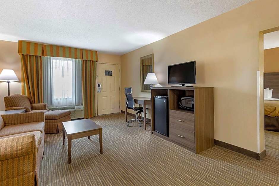 Quality Inn & Suites Hanes Mall